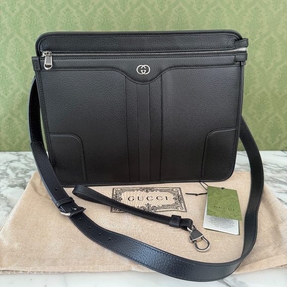 Gucci 735111 Unisex Black Saffiano Leather Messenger Bag - Picture 1 of 15
